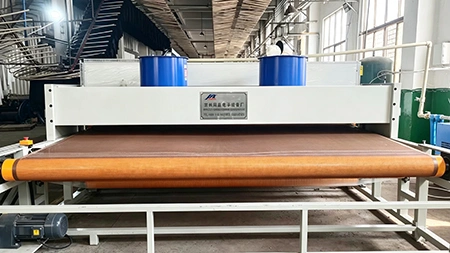 ماكينة رش وتشطيب الجلود